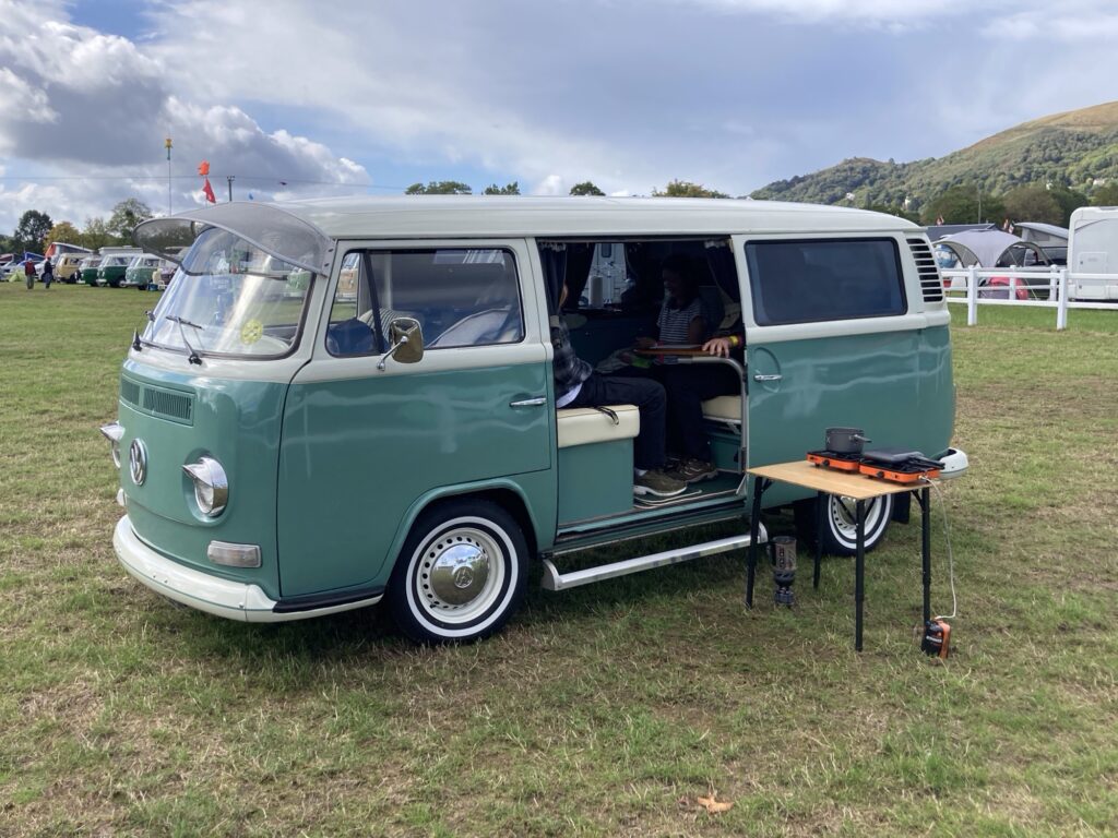T2 ausgebaut Camping Oldtimer Top erhalten